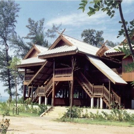 Ruen Thai Rim Haad Klaeng Ngoại thất bức ảnh