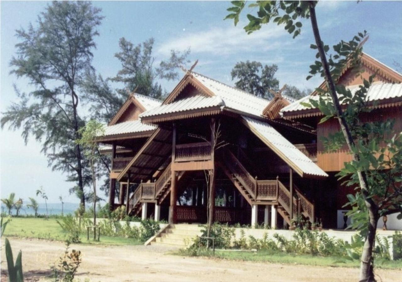 Ruen Thai Rim Haad Klaeng Ngoại thất bức ảnh