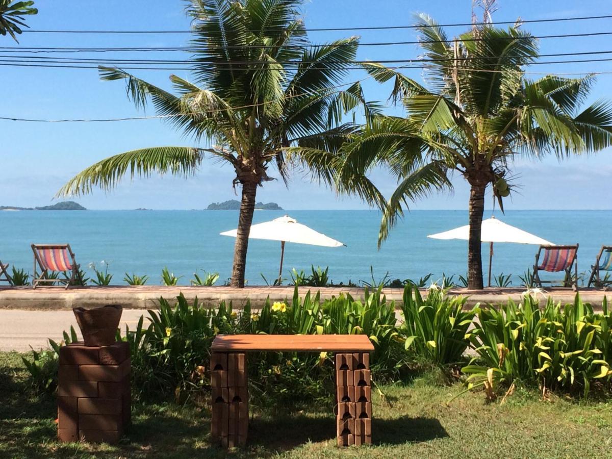 Ruen Thai Rim Haad Klaeng Ngoại thất bức ảnh