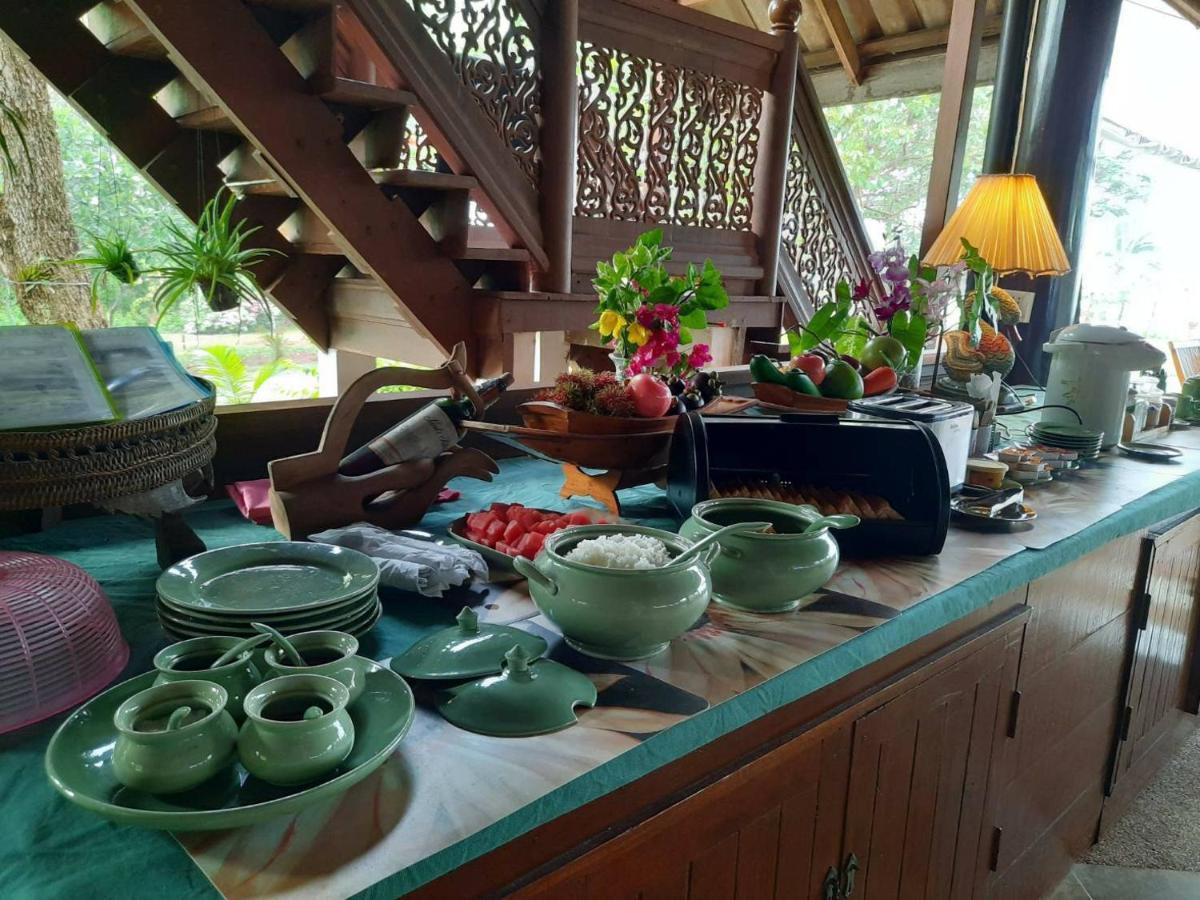 Ruen Thai Rim Haad Klaeng Ngoại thất bức ảnh