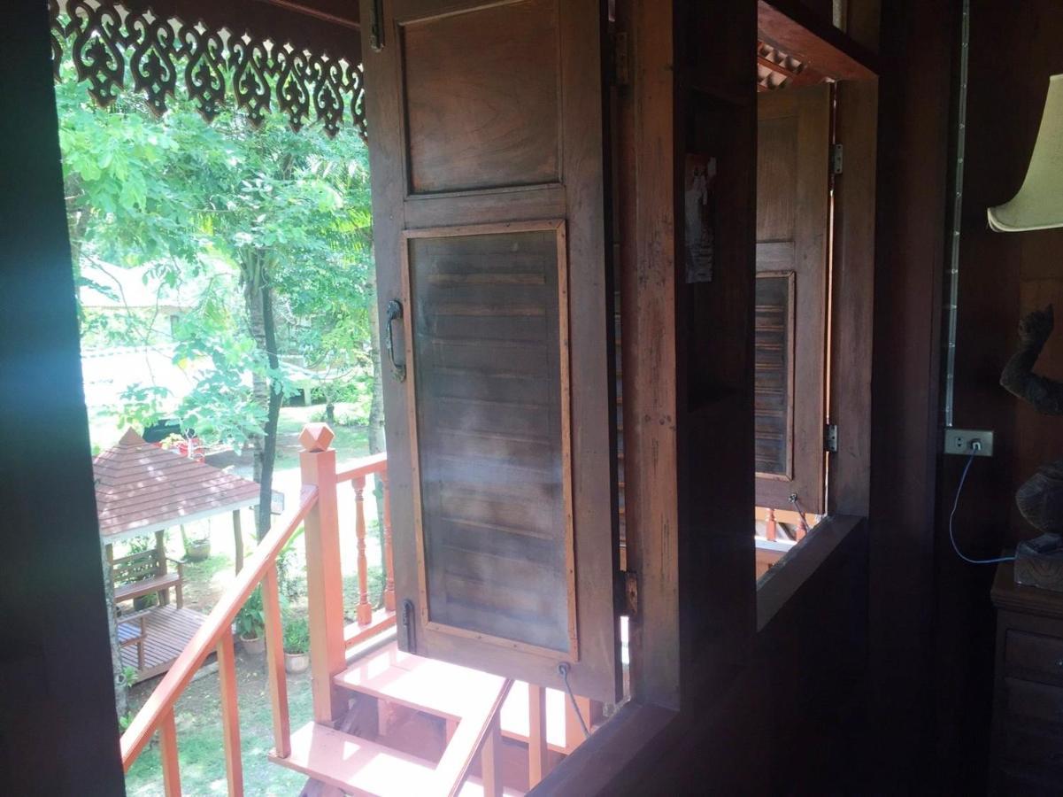 Ruen Thai Rim Haad Klaeng Ngoại thất bức ảnh