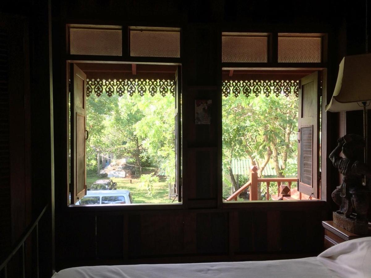 Ruen Thai Rim Haad Klaeng Ngoại thất bức ảnh