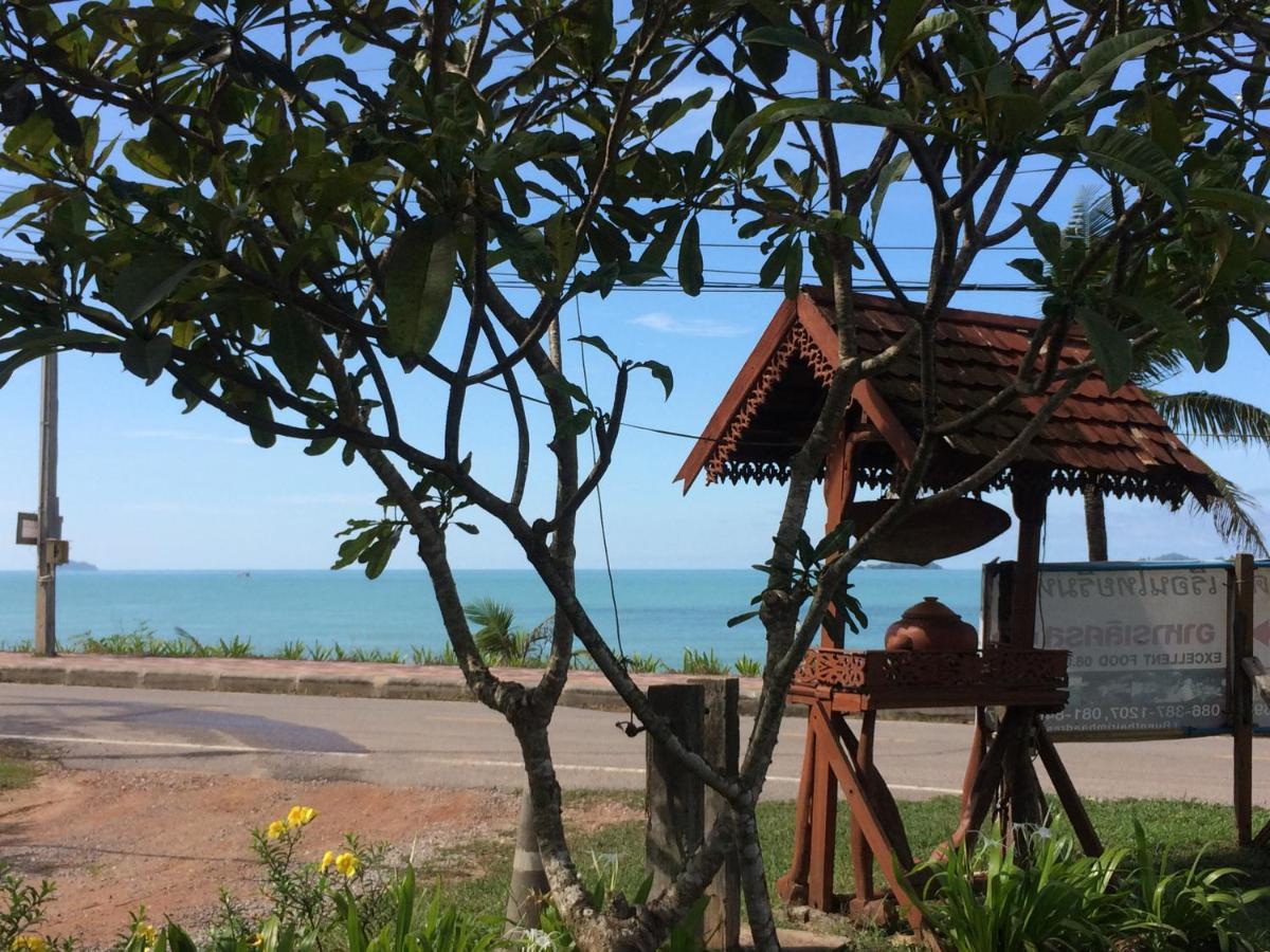 Ruen Thai Rim Haad Klaeng Ngoại thất bức ảnh