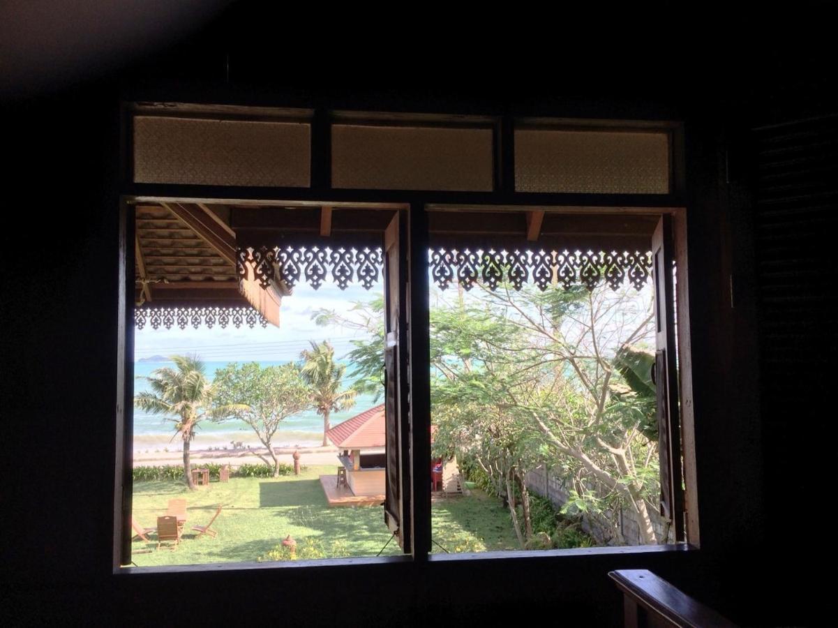 Ruen Thai Rim Haad Klaeng Ngoại thất bức ảnh