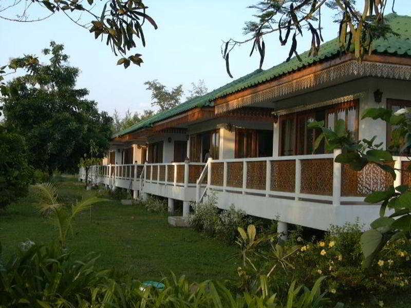 Ruen Thai Rim Haad Klaeng Ngoại thất bức ảnh