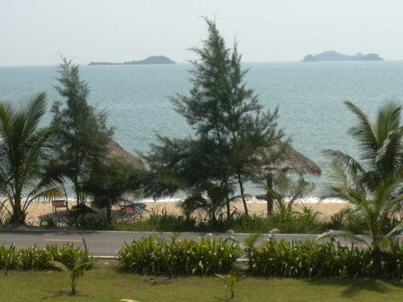 Ruen Thai Rim Haad Klaeng Ngoại thất bức ảnh
