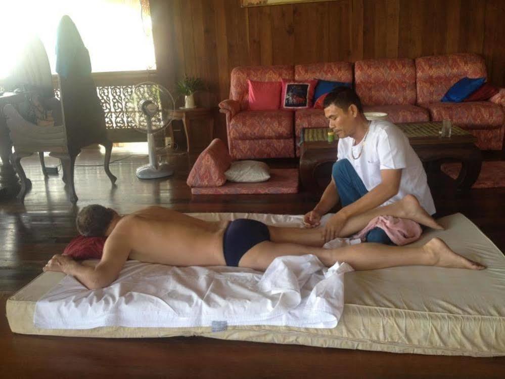 Ruen Thai Rim Haad Klaeng Ngoại thất bức ảnh