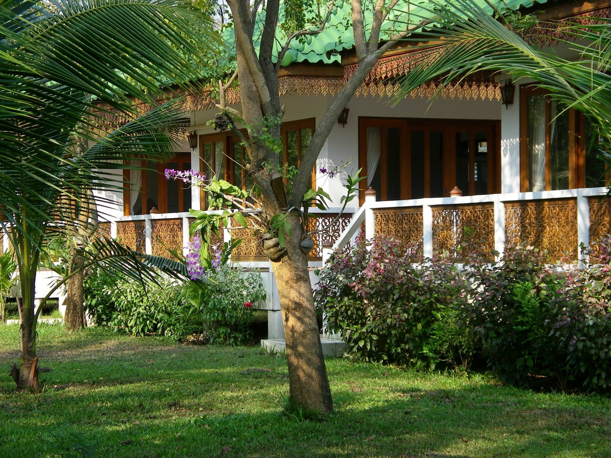 Ruen Thai Rim Haad Klaeng Ngoại thất bức ảnh